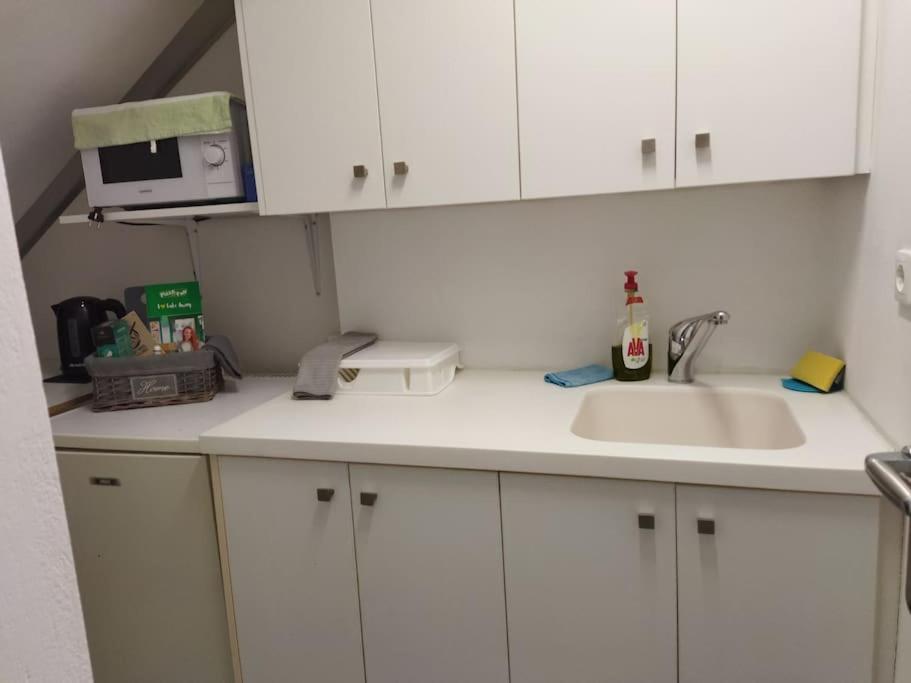 Cozy Apartment Near To The Airport Kouvaras Bagian luar foto