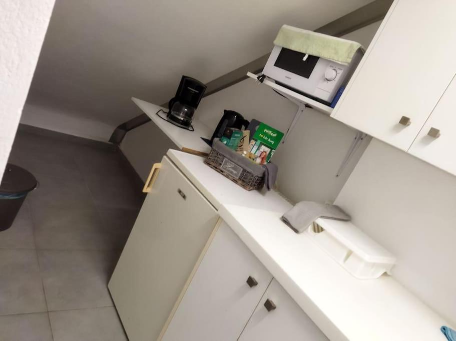 Cozy Apartment Near To The Airport Kouvaras Bagian luar foto