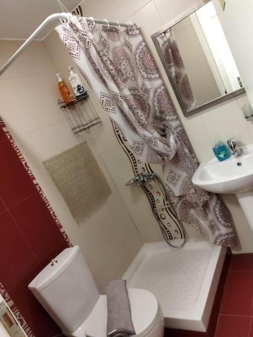 Cozy Apartment Near To The Airport Kouvaras Bagian luar foto