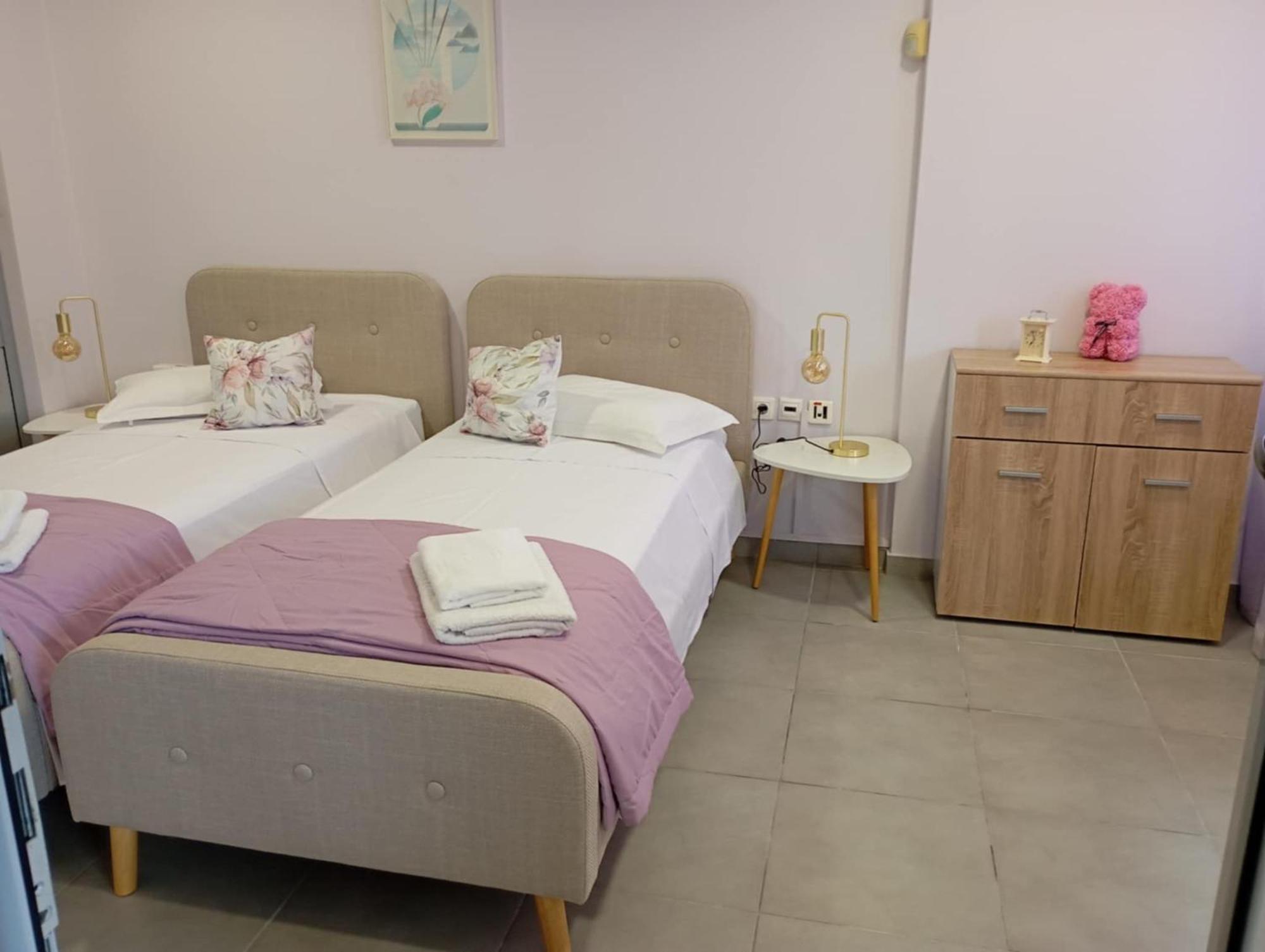 Cozy Apartment Near To The Airport Kouvaras Bagian luar foto
