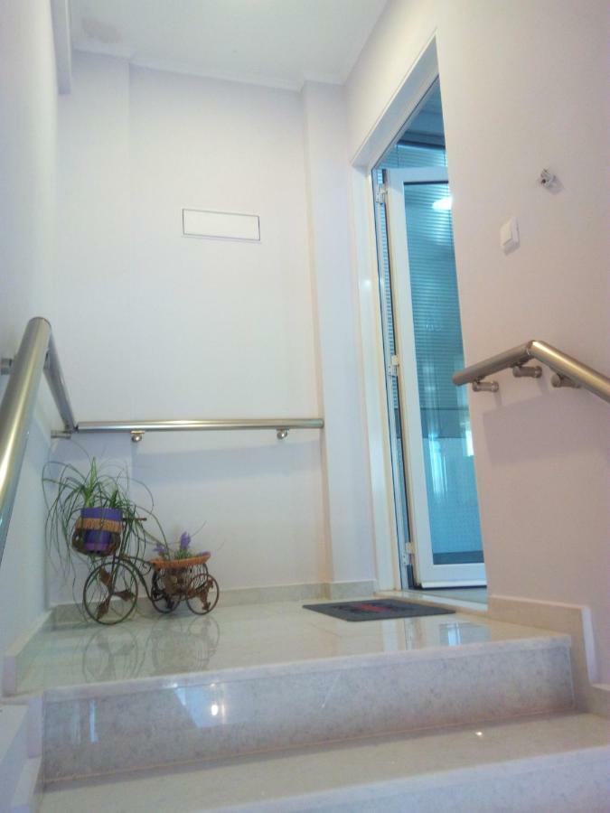 Cozy Apartment Near To The Airport Kouvaras Bagian luar foto